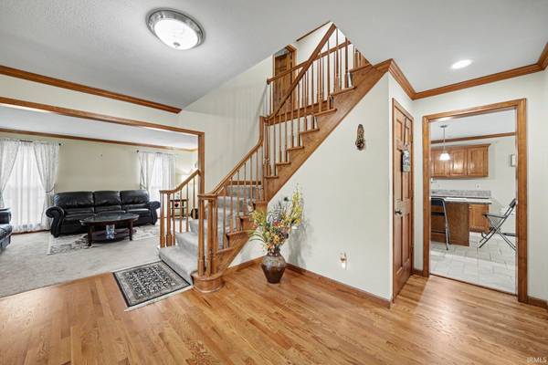 52480 Woodington CT, Granger, IN 46530