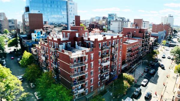 3506 Leavitt ST #5H, Flushing, NY 11354