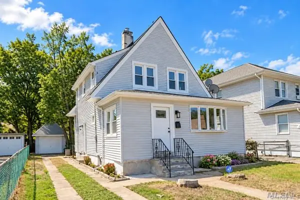 8 Frazier ST, Hempstead, NY 11550