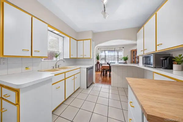 40-45 193rd ST, Flushing, NY 11358
