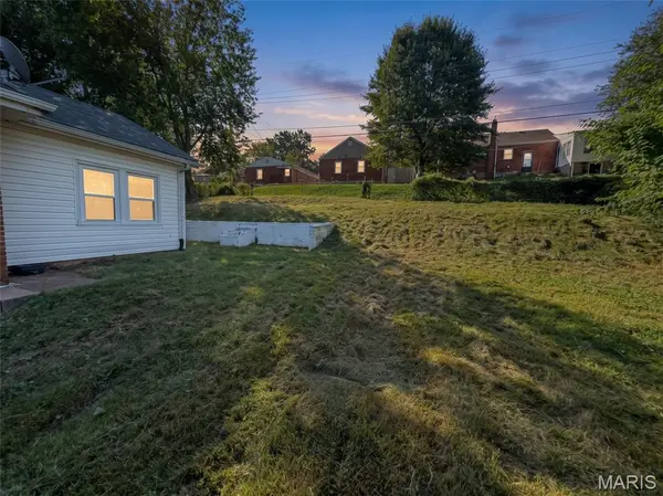 4604 June AVE, Northwoods, MO 63121