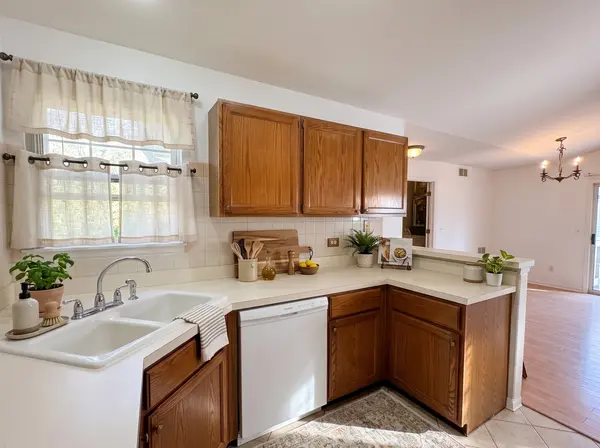 730 Ripple Brook LN, Elgin, IL 60120