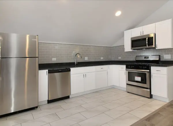812 N Sleight ST #1, Naperville, IL 60563
