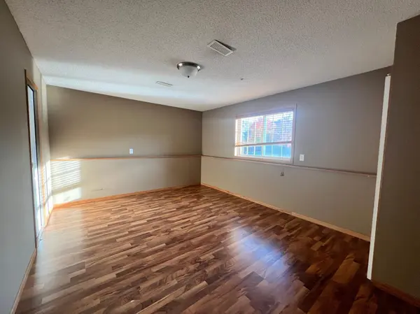 10113 Indigo DR, Eden Prairie, MN 55347