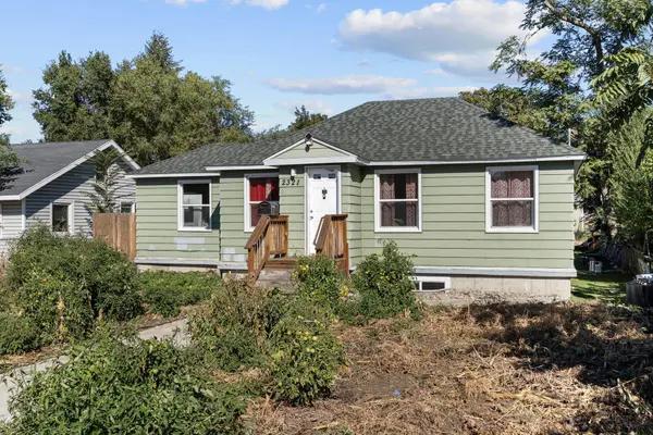 2321 E E Boone Ave, Spokane, WA 99202
