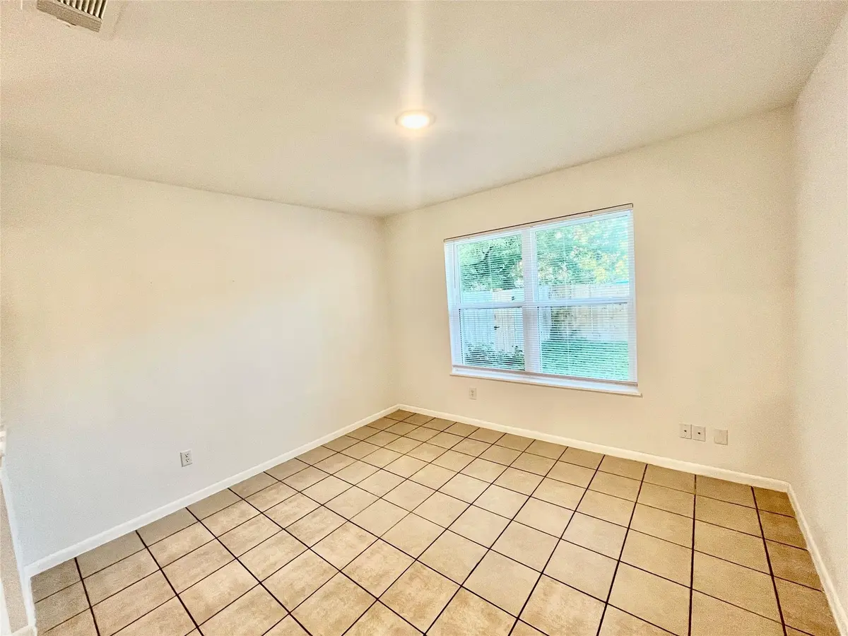 1413 Rutland DR #B, Austin, TX 78758