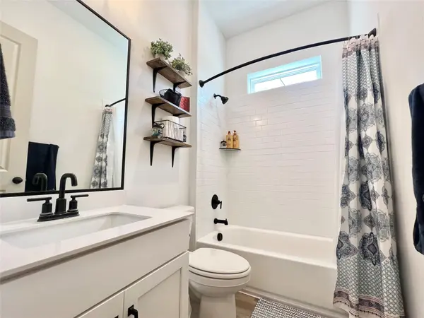 992 Hazy Hills LOOP, Dripping Springs, TX 78620