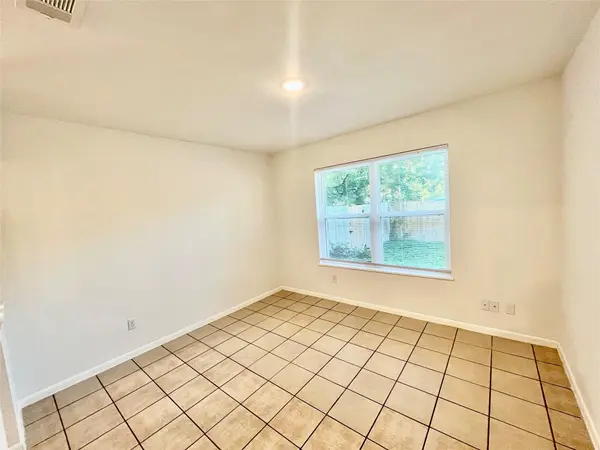 1413 Rutland DR #B, Austin, TX 78758