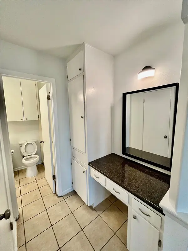 1413 Rutland DR #B, Austin, TX 78758