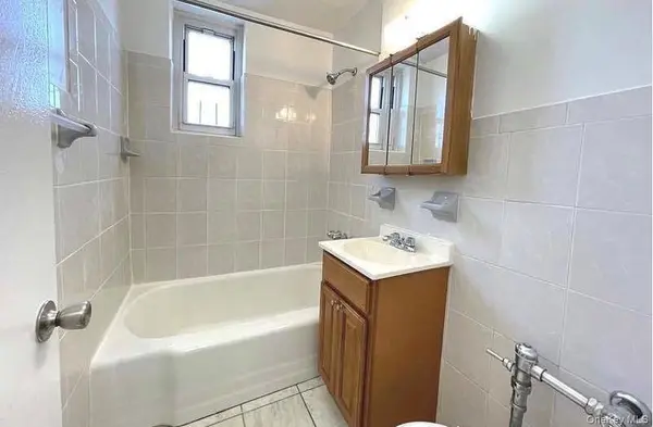 42-25 65th PL #4G, Woodside, NY 11377