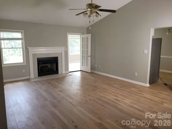 3842 Serenity DR, Hickory, NC 28602