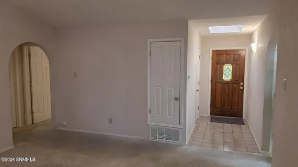 1061 Candeleras ST, Las Cruces, NM 88011