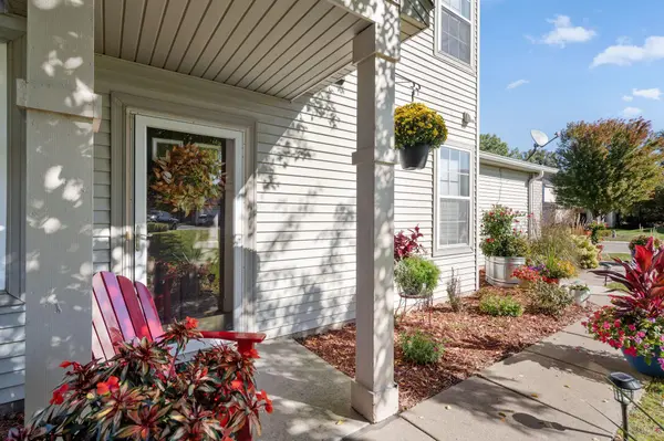 8967 Comstock LN N, Maple Grove, MN 55311