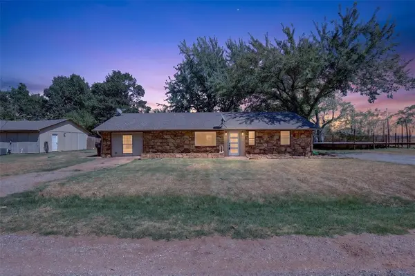 21480 Pioneer CIR, Harrah, OK 73045
