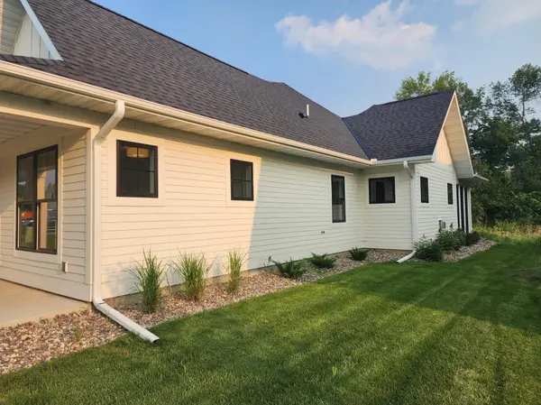 25375 Park LN, Excelsior, MN 55331