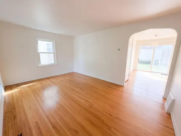 7221 Minnetonka BLVD, Saint Louis Park, MN 55426