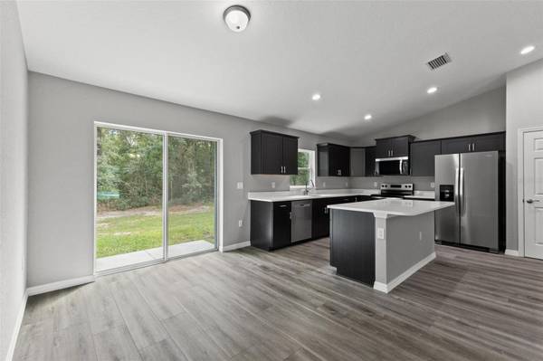 1736 W HALL PL, Citrus Springs, FL 34434