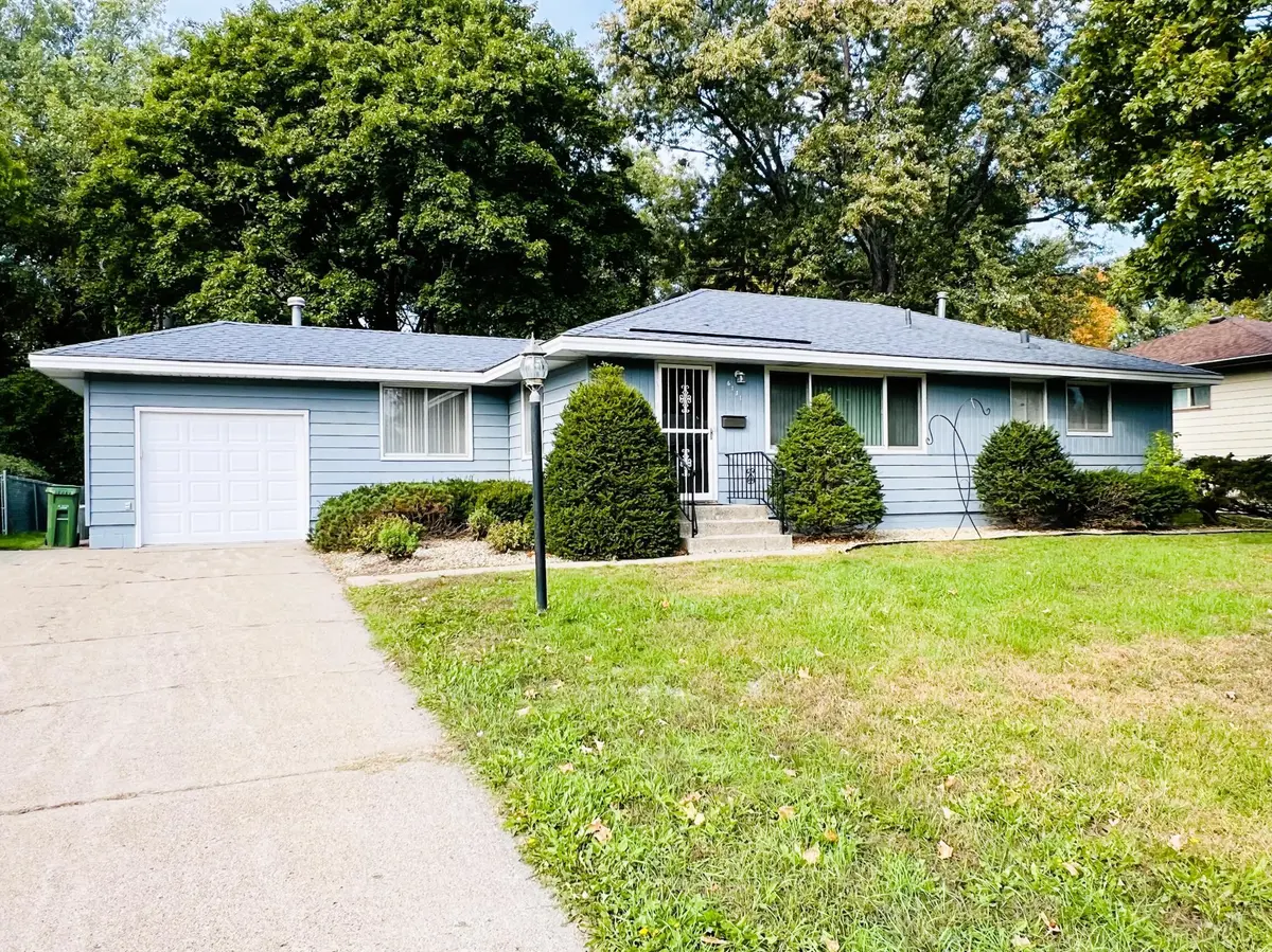 6131 Lee AVE N, Brooklyn Center, MN 55429