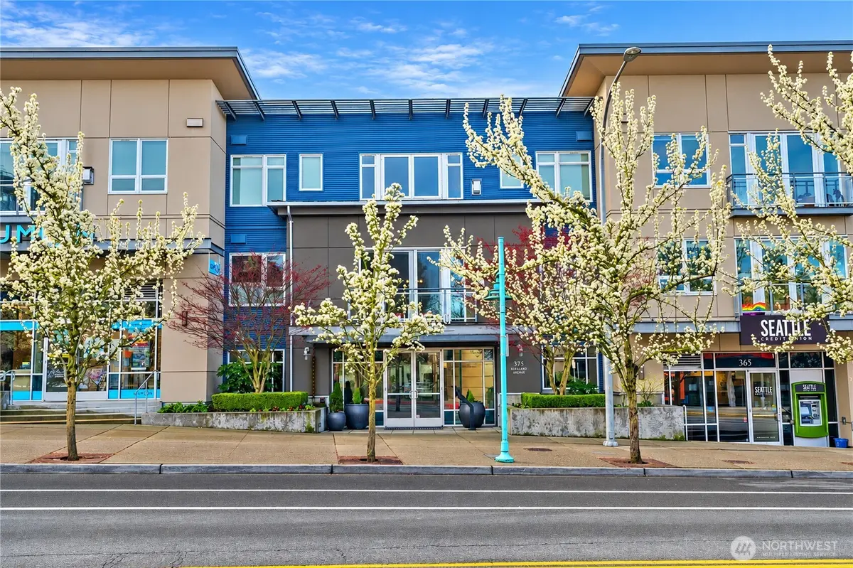 375 Kirkland AVE #204, Kirkland, WA 98033