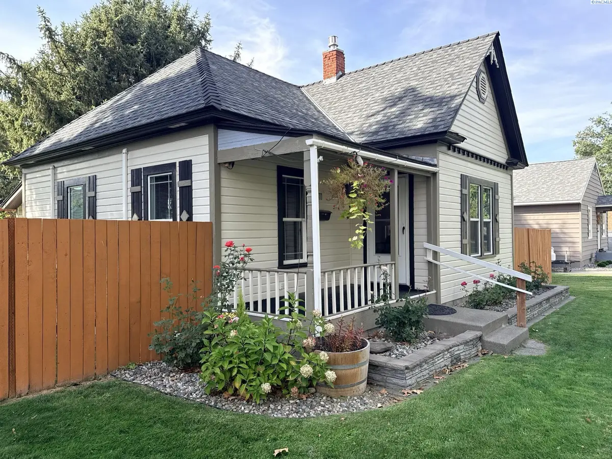 711 Main Street, Prosser, WA 99350