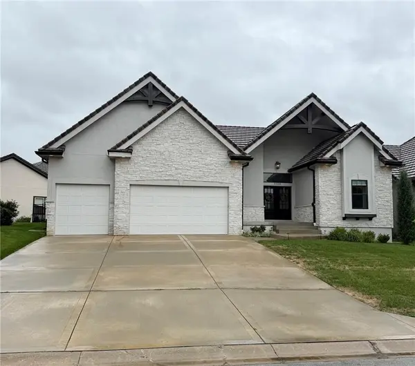 3908 NW Redspire ST, Lee's Summit, MO 64064