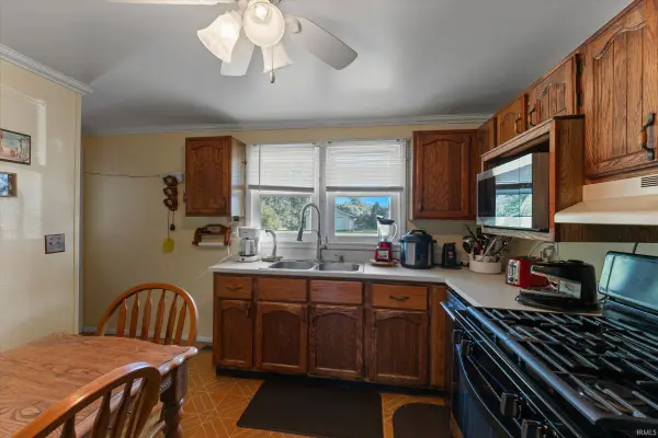 2035 E LaSalle AVE, Mishawaka, IN 46545