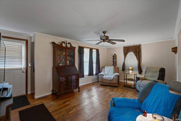 2035 E LaSalle AVE, Mishawaka, IN 46545