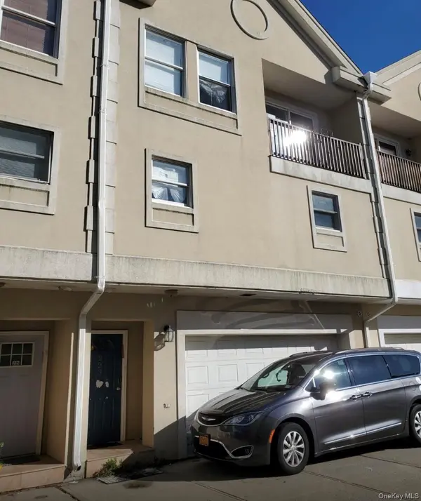 223 Beach 3rd ST, Far Rockaway, NY 11691