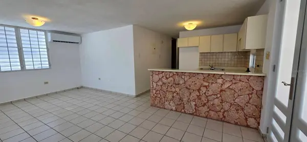 E URB. ESTANCIAS DE BONRINQUEN #63, Manati, PR 00674