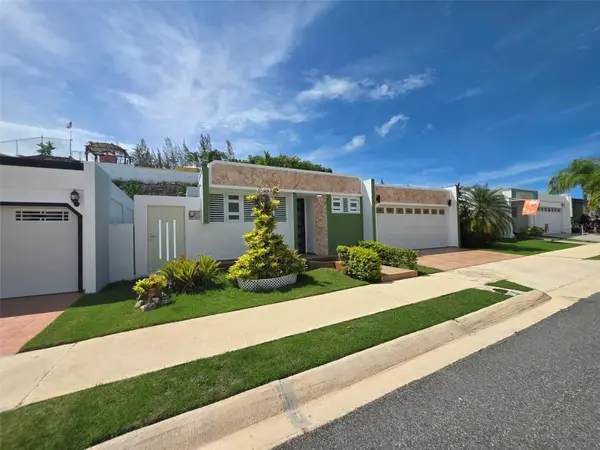 E URB. ESTANCIAS DE BONRINQUEN #63, Manati, PR 00674