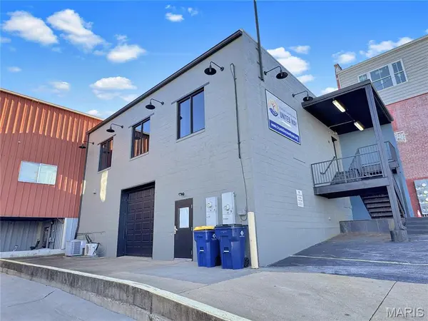 11 W Main A,B, Washington, MO 63090