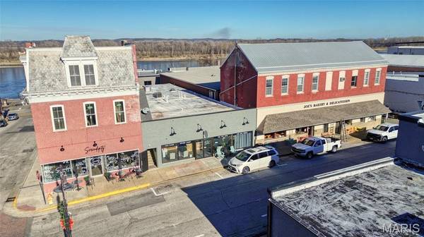 11 W Main A,B, Washington, MO 63090