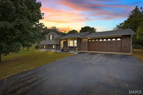 405 Chadrick DR, Desloge, MO 63601