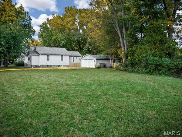 1116 Madison AVE, Edwardsville, IL 62025