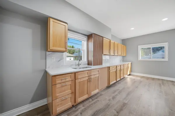 11715 S Parnell AVE, Chicago, IL 60628