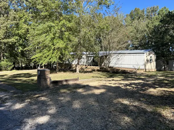 22 Red Oak Cir, Big Sandy, TN 38221