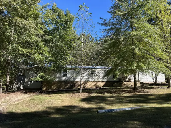 22 Red Oak Cir, Big Sandy, TN 38221