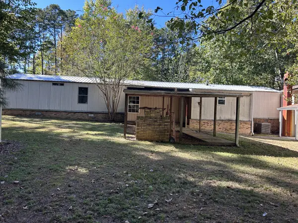 22 Red Oak Cir, Big Sandy, TN 38221