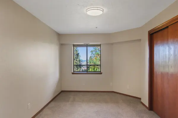 221 E Rockwood Blvd #517, Spokane, WA 99202-0000