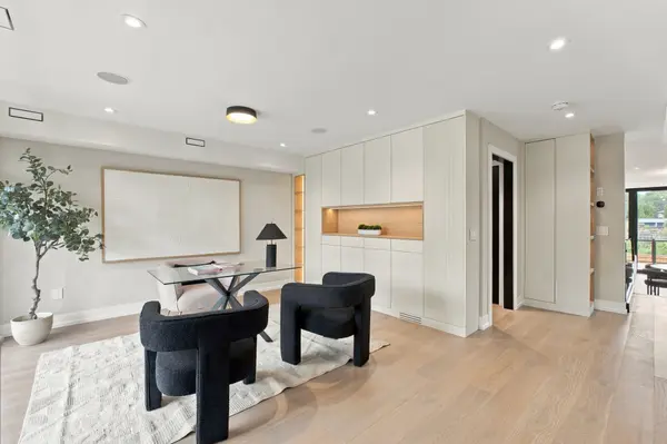 957 Halliday AVE, Mississauga, ON L5E 1P4