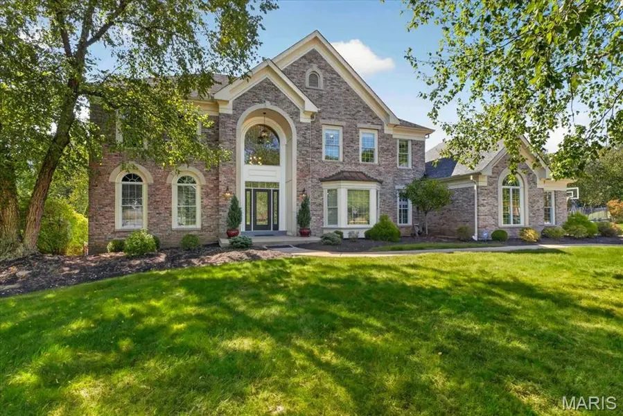 17915 White Robin CT, Chesterfield, MO 63005