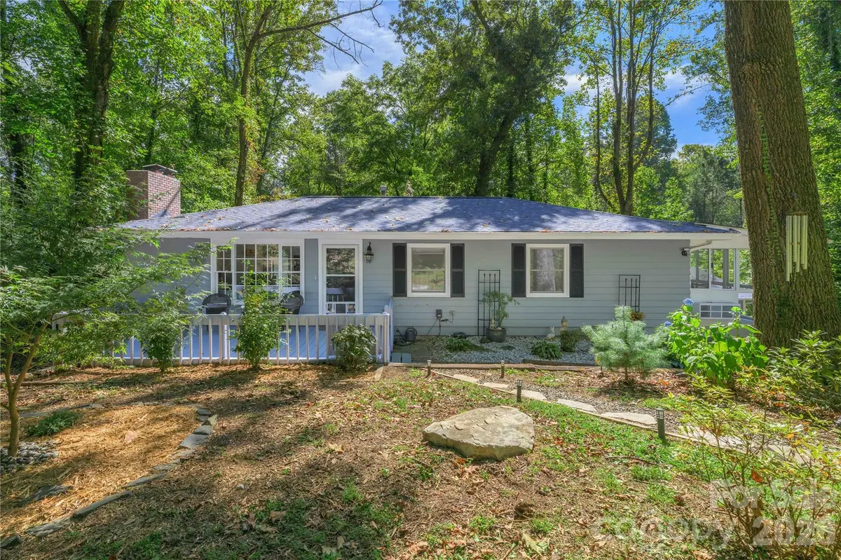 19 Springwood DR, Asheville, NC 28805