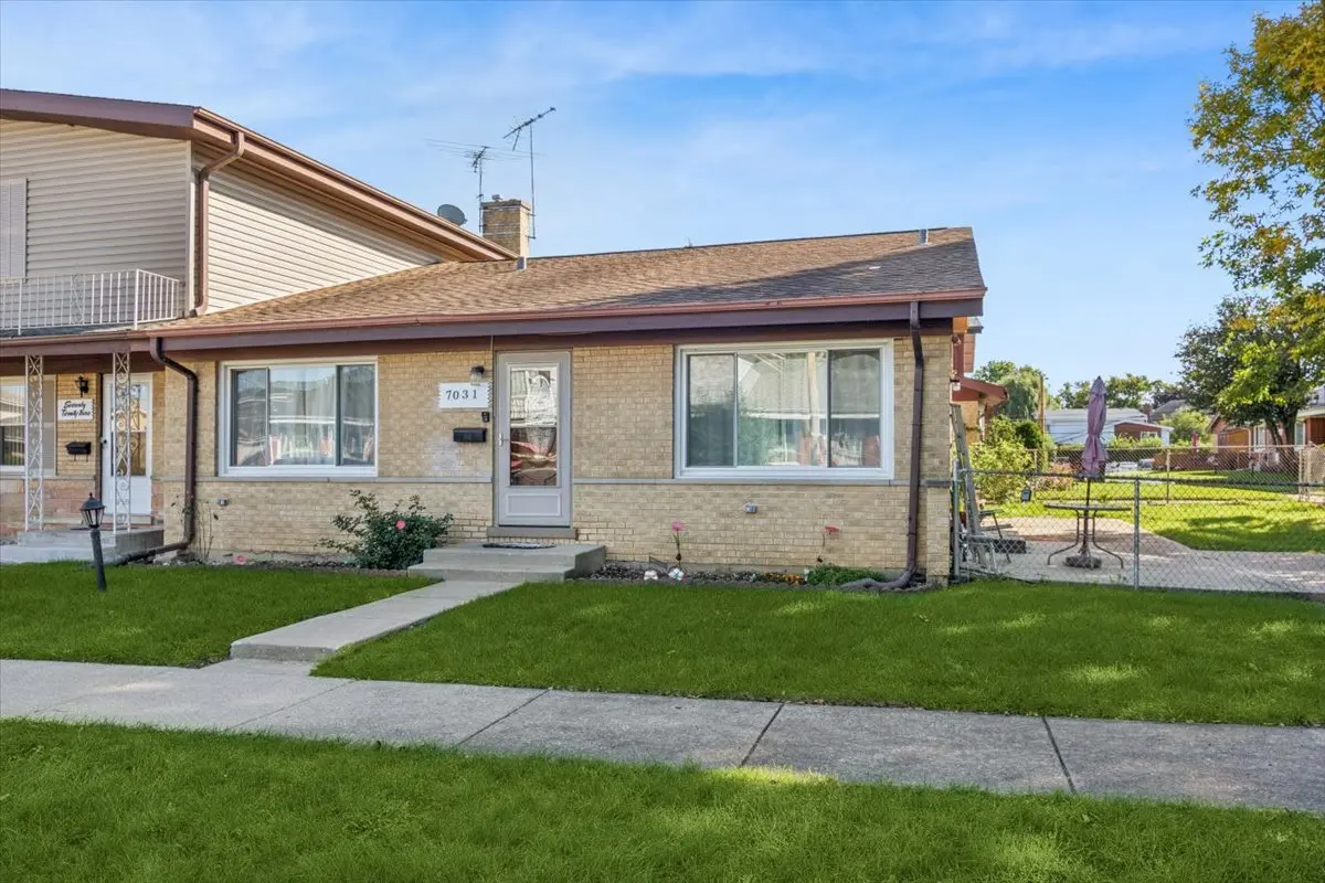 7031 W Crain ST, Niles, IL 60714