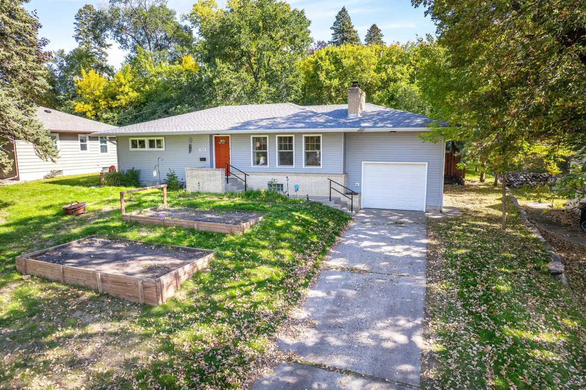 904 N Rosemary AVE, Fergus Falls, MN 56537