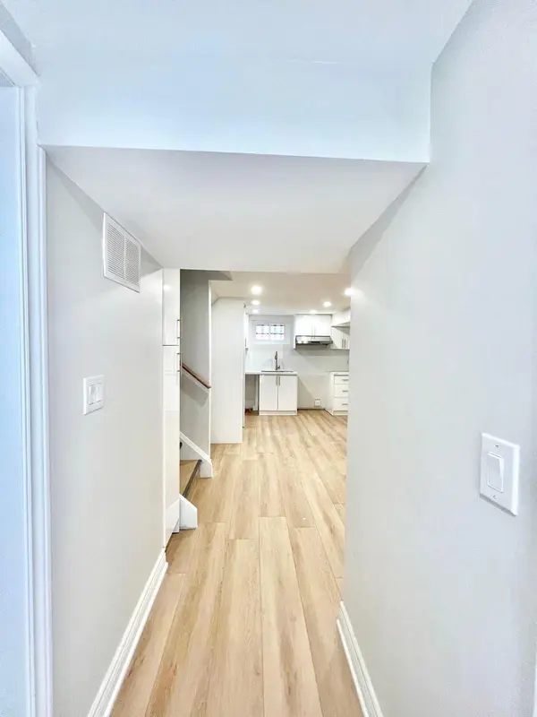 65 Dewlane DR W, Toronto C07, ON M2R 2P9