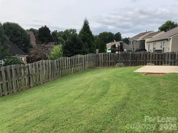 127 Golden Valley DR, Mooresville, NC 28115