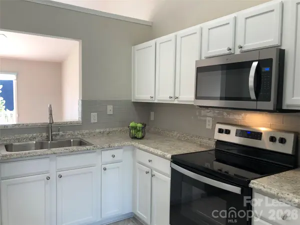 127 Golden Valley DR, Mooresville, NC 28115