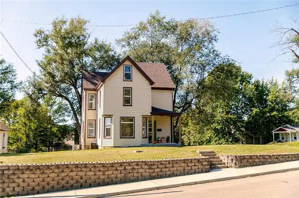 525 N 7th ST, Atchison, KS 66002