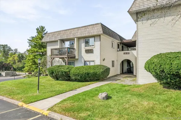 25 Village Park DR #2D, Fishkill, NY 12524