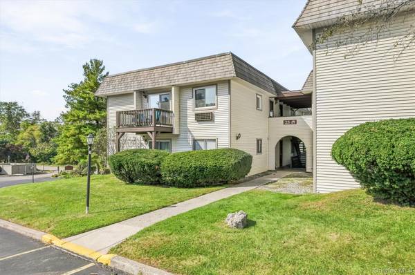 25 Village Park DR #2D, Fishkill, NY 12524